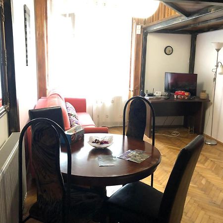 Ferienwohnung Dalina'S Art Corner Oradea Exterior foto